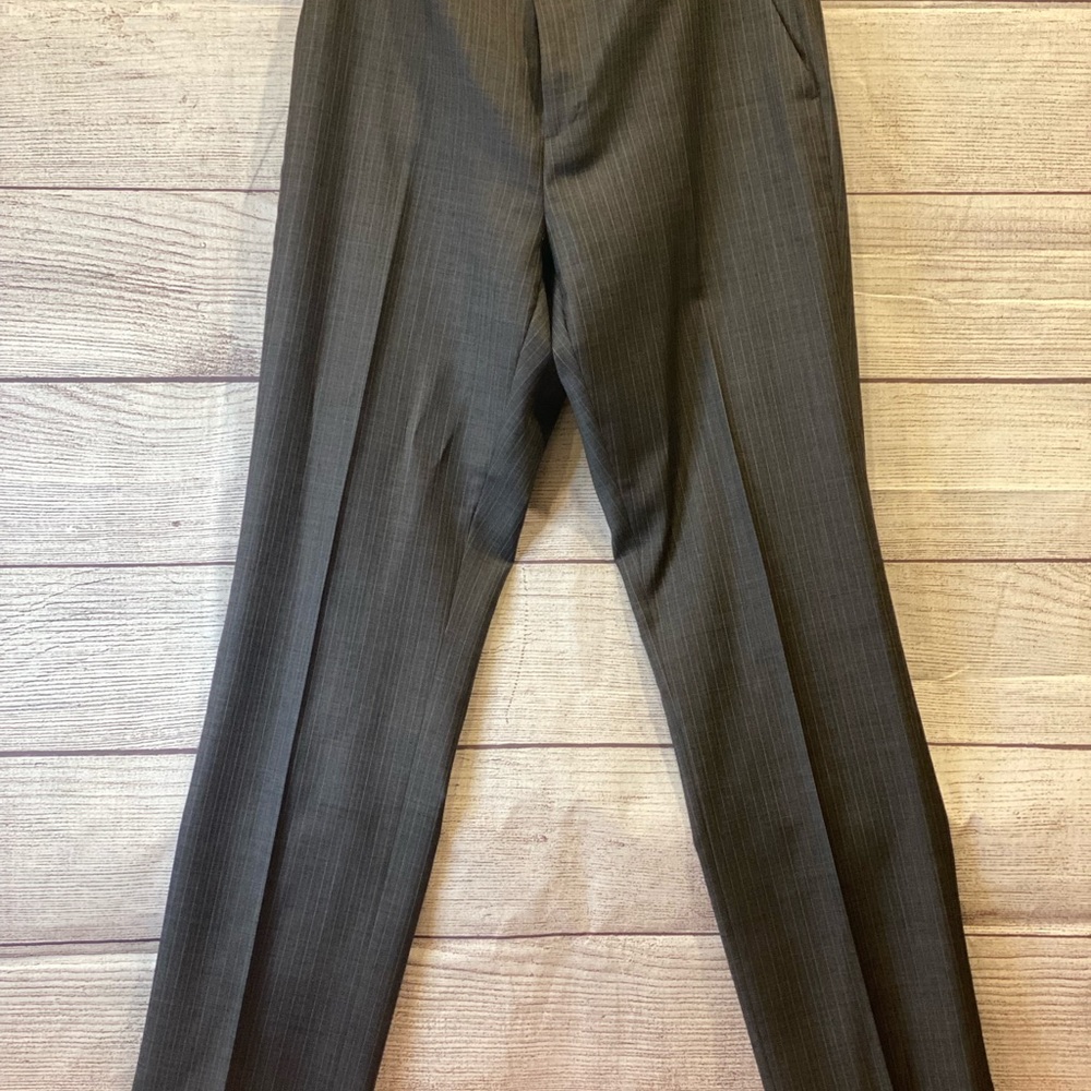 Marc Anthony men’s suit - only worn once! - Picture 4 of 6